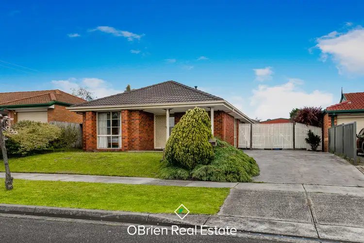 34 Scarbrough Avenue, Cranbourne West VIC 3977