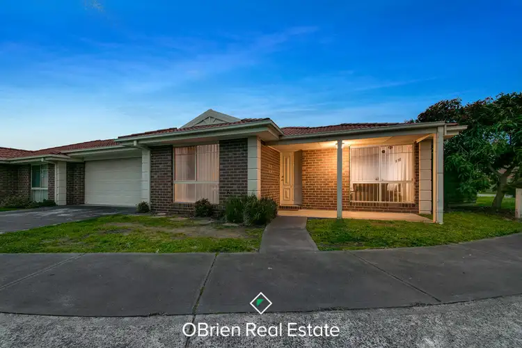 21/4 Paydon Way, Hampton Park VIC 3976