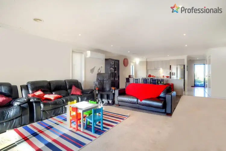 Fifth view of Homely house listing, 28 Giverny Close, Burnside Heights VIC 3023