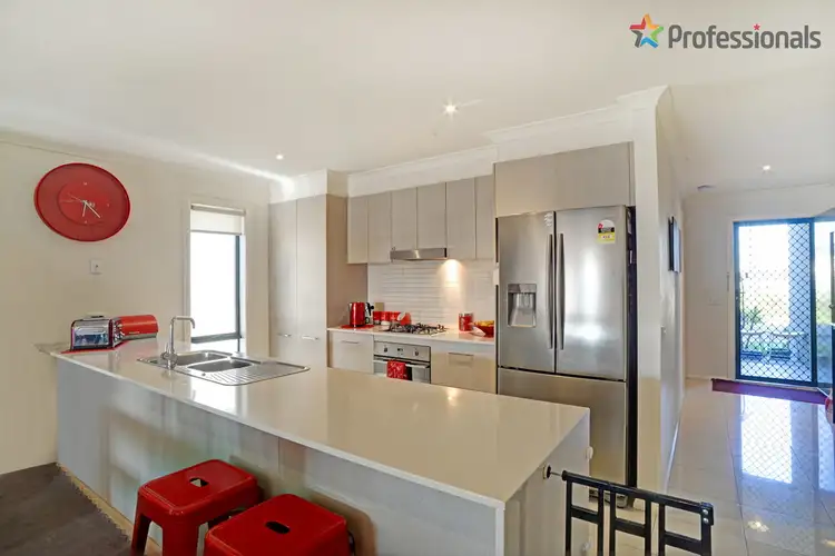 Sixth view of Homely house listing, 28 Giverny Close, Burnside Heights VIC 3023