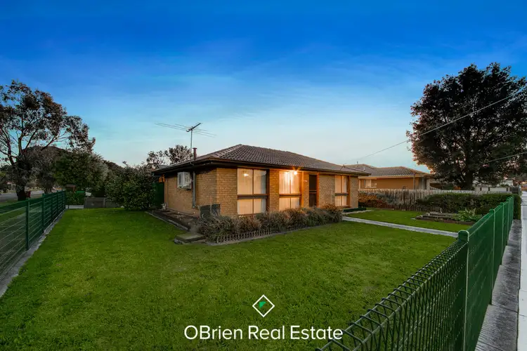 1/14 Bowen Street, Cranbourne VIC 3977