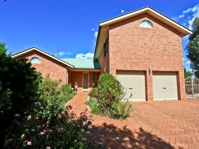Main view of Homely house listing, 4 Renshaw Drive, Dubbo NSW 2830