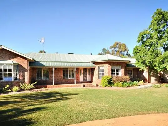 1R Debeaufort Drive, Dubbo NSW 2830