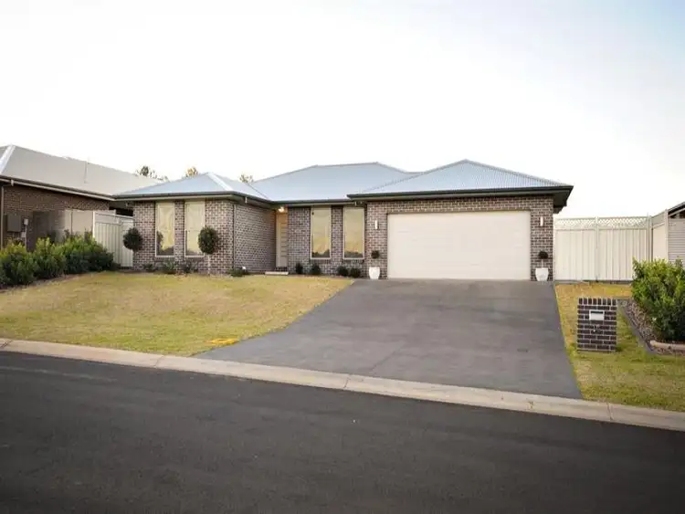 Main view of Homely house listing, 14 Lilydale Terrace, Dubbo NSW 2830