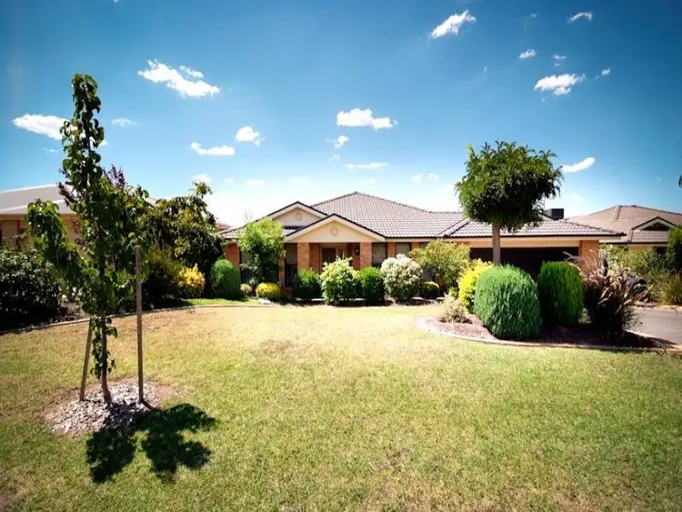 9 Cypress Point Drive, Dubbo NSW 2830
