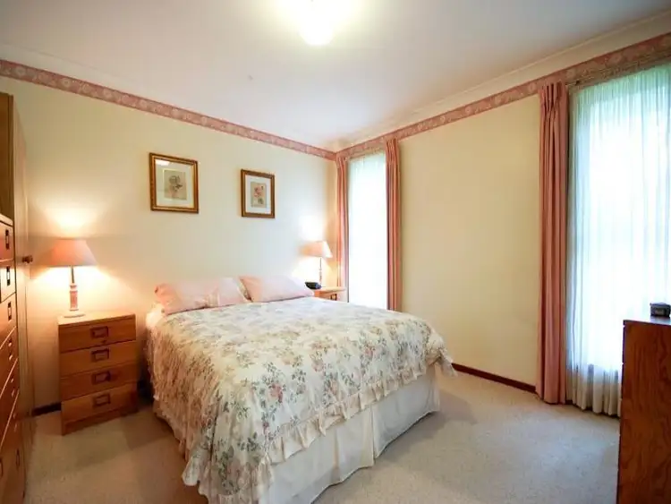 Sixth view of Homely house listing, 10 Treverrow Court, Dubbo NSW 2830
