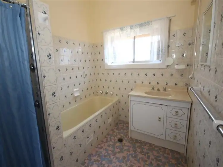Third view of Homely house listing, 2 Queen Street, Dubbo NSW 2830