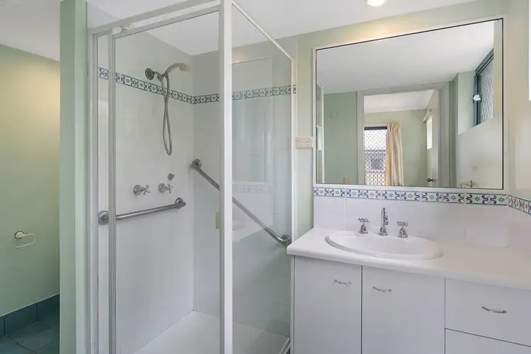Sixth view of Homely unit listing, 4/30 Edith Street, Wynnum QLD 4178