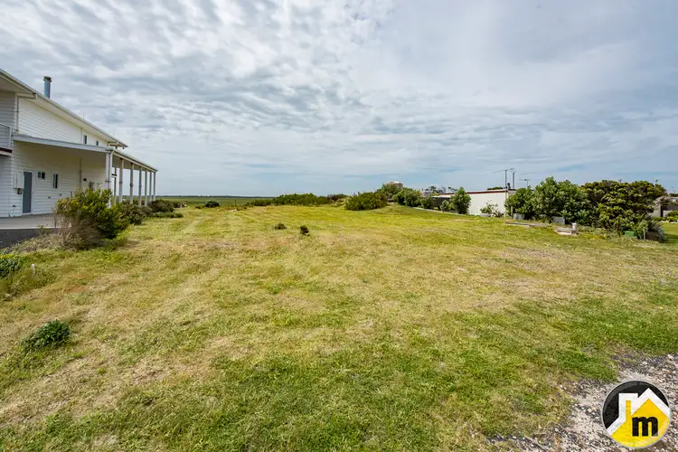 8 Cape Douglas Road, Cape Douglas SA 5291