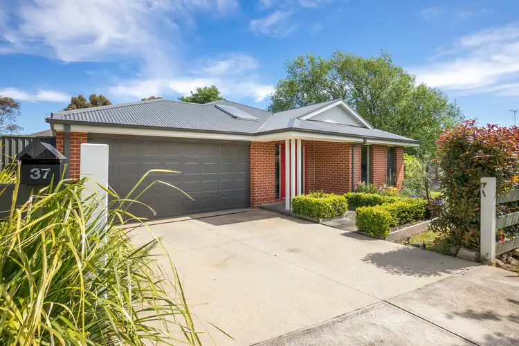 37 Inglis Street, Ballan VIC 3342