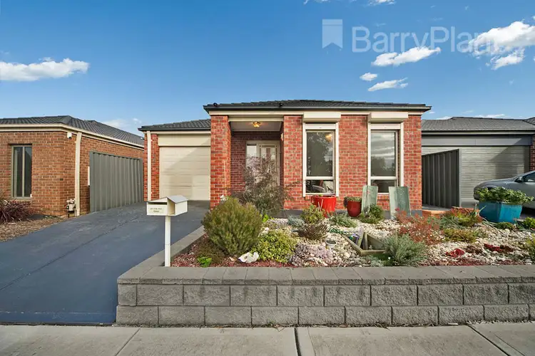 32 Mullein Bend, Cranbourne North VIC 3977