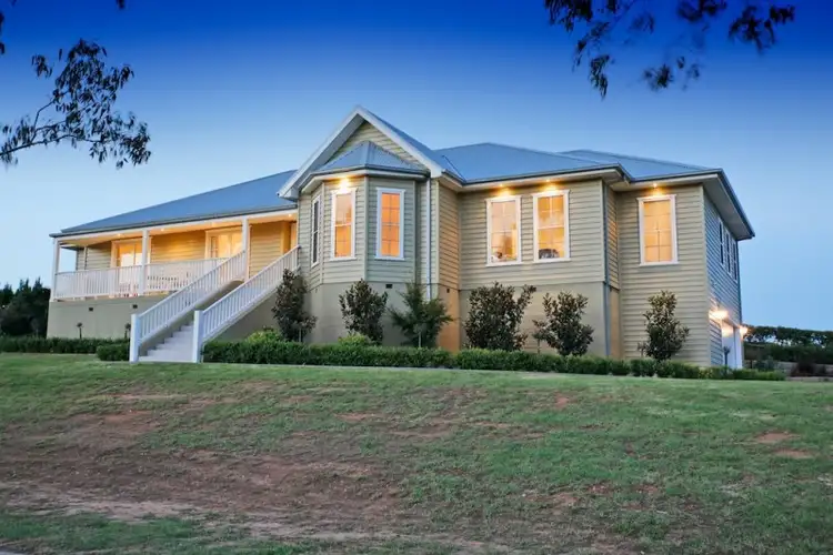 8 Yewens Circuit, Grasmere NSW 2570