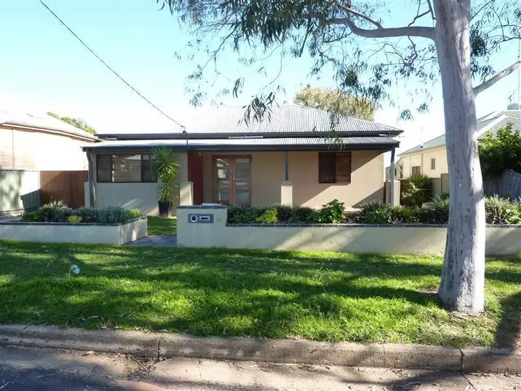 11 Sterling Street, Dubbo NSW 2830