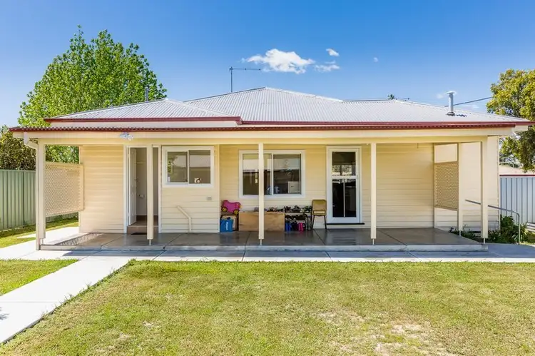 465 Kemp Street, Lavington NSW 2641