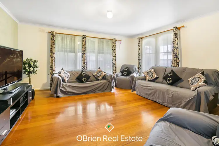 Second view of Homely house listing, 7 Carolyn Court, Frankston VIC 3199