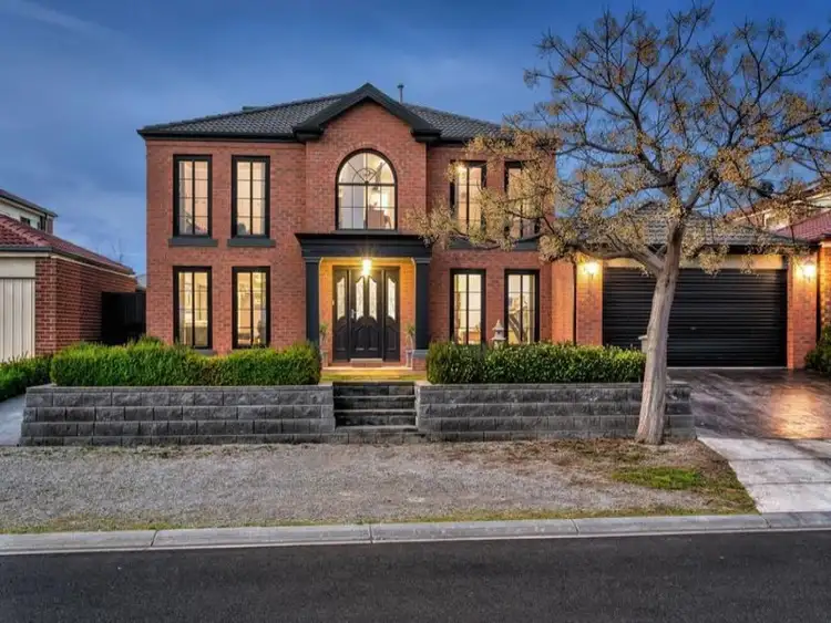 4 Barwon Street, Taylors Hill VIC 3037