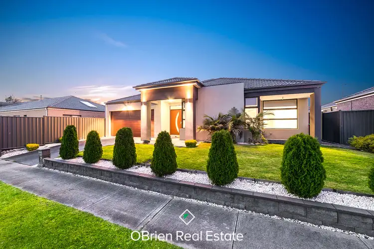 44 Kindred Avenue, Cranbourne North VIC 3977