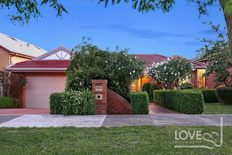 138 Blossom Park Drive, Mill Park VIC 3082
