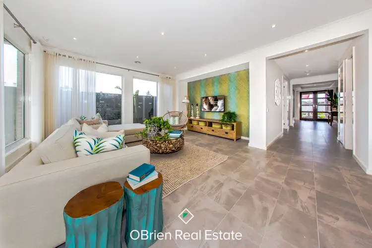 12 Welsh Crescent, Clyde North VIC 3978