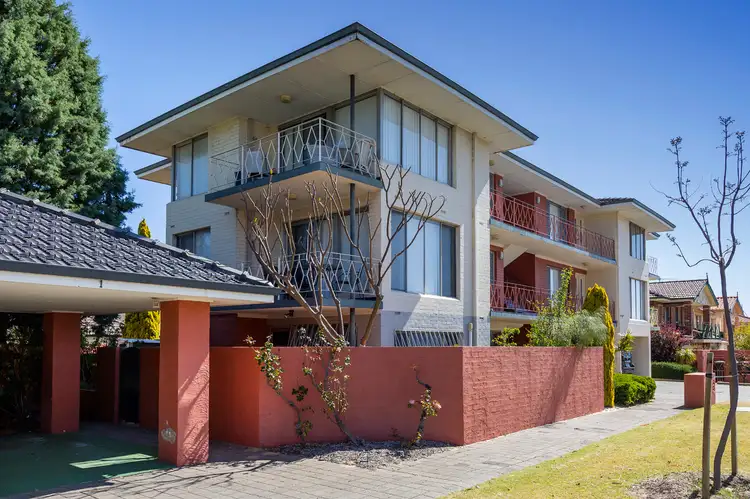 2/5 Cassey Street, Como WA 6152