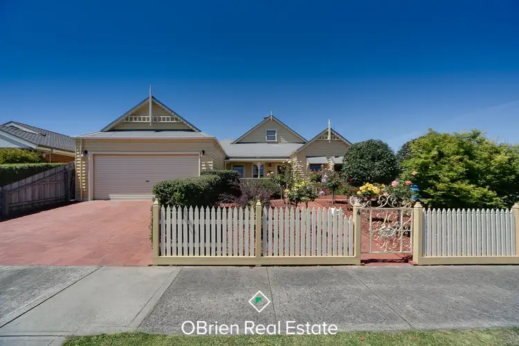 4 Saunton Drive, Cranbourne VIC 3977