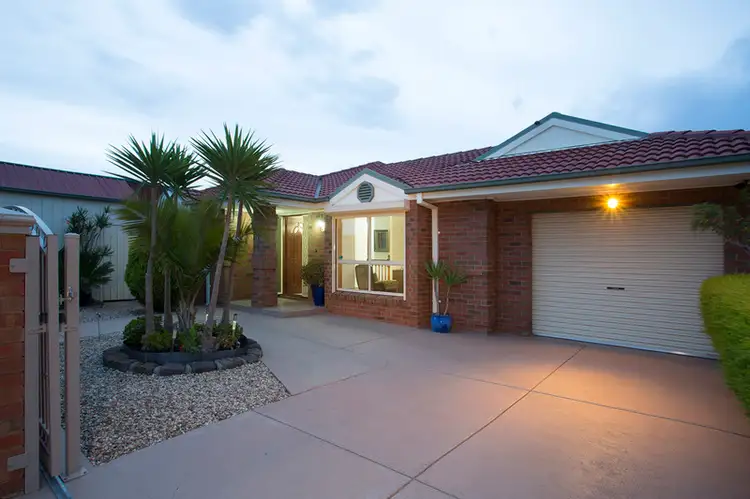 33 Cambala Avenue, Lalor VIC 3075