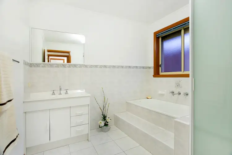 Sixth view of Homely house listing, 33 Cambala Avenue, Lalor VIC 3075