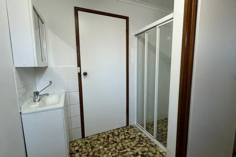 Fifth view of Homely unit listing, 1/937 Fairview Drive, North Albury NSW 2640