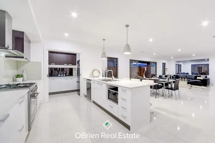 Fifth view of Homely house listing, 48 Freshfields Drive, Cranbourne North VIC 3977