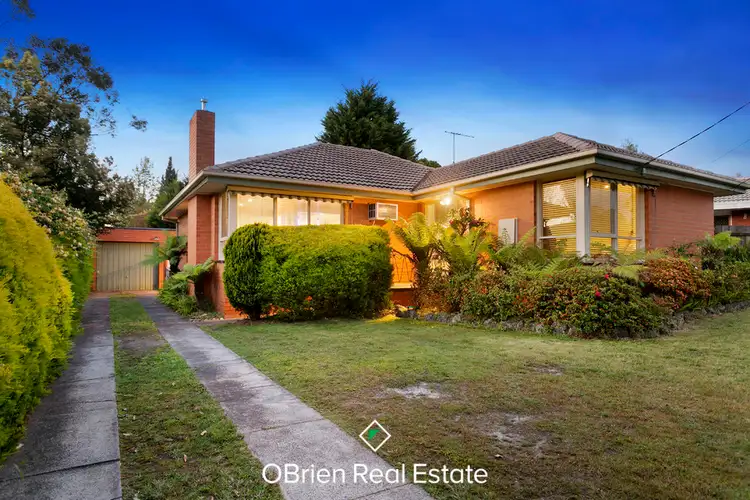12 Stradbroke Avenue, Frankston South VIC 3199