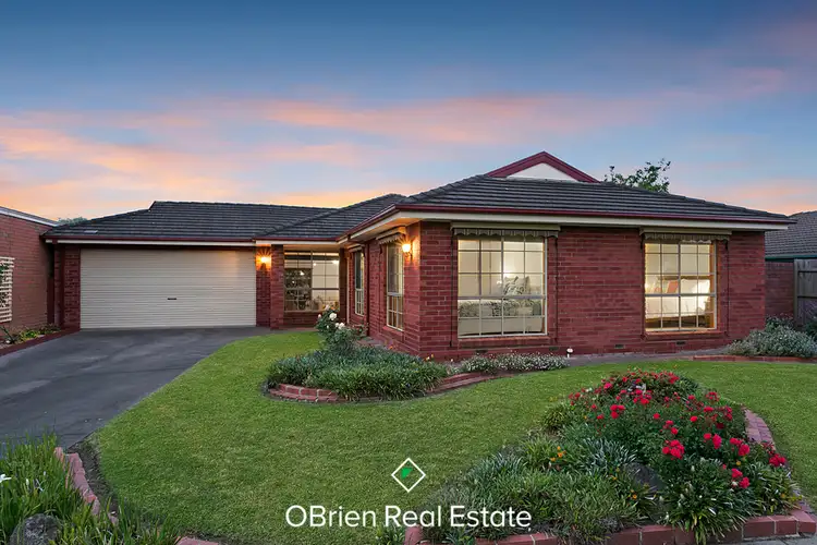 2 Hedgerow Court, Narre Warren South VIC 3805
