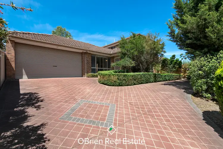 85 Kennington Park Drive, Endeavour Hills VIC 3802