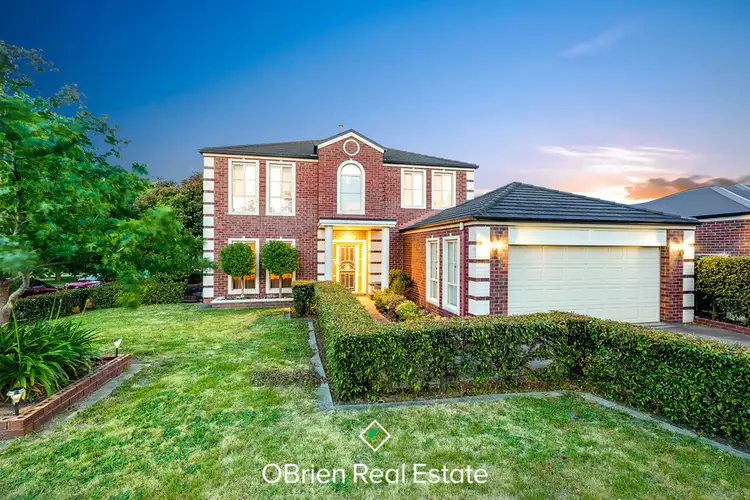 16 Ardblair Terrace, Narre Warren South VIC 3805