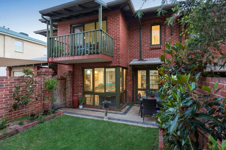 7B Saunders Street, Como WA 6152