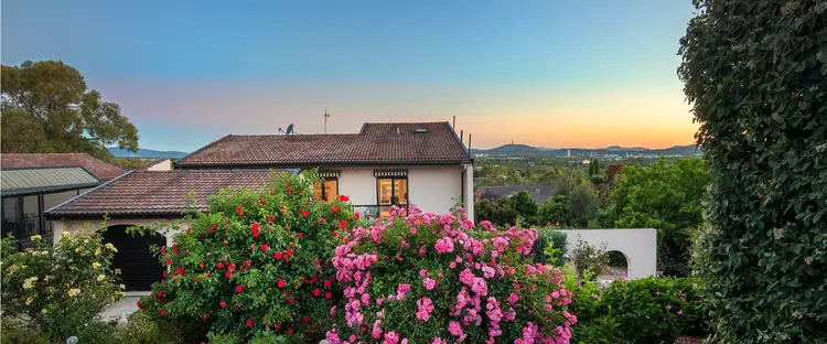 52 Bainton Crescent, Melba ACT 2615