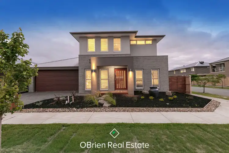 48 Riverstone Boulevard, Clyde North VIC 3978