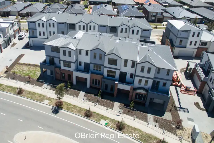 7/10-20 Linden Tree Way, Cranbourne North VIC 3977