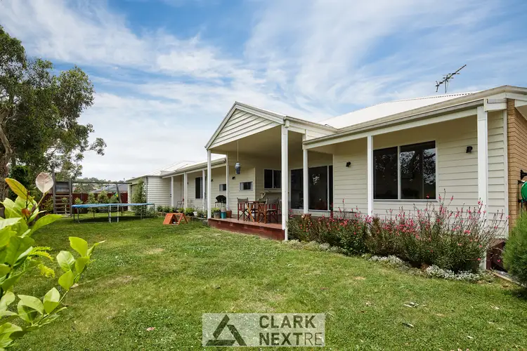 8 Folkstone Court, Drouin VIC 3818