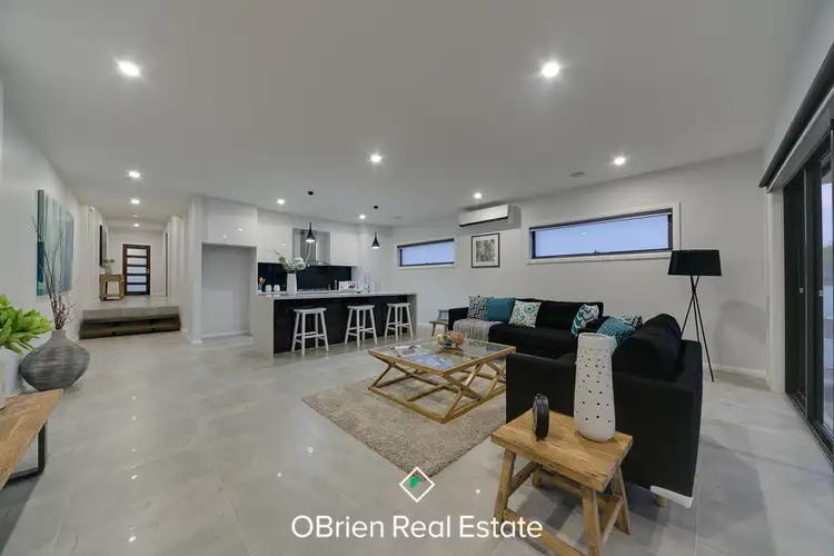 32 Limeburner Grove, Botanic Ridge VIC 3977