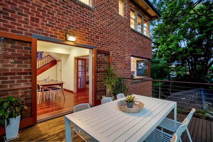 22 Strathallen Avenue, Northbridge NSW 2063