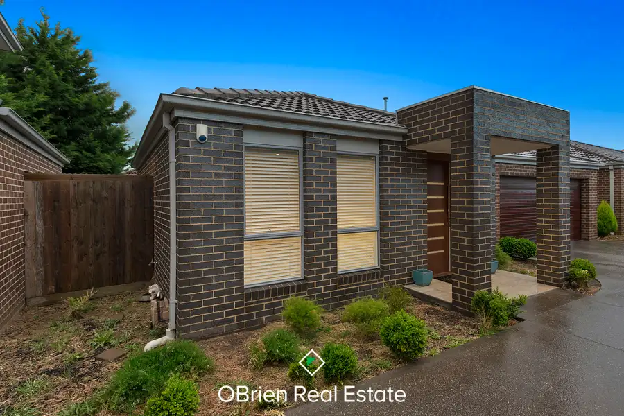 Main view of Homely unit listing, 2/8 Kassan Gardens, Endeavour Hills VIC 3802