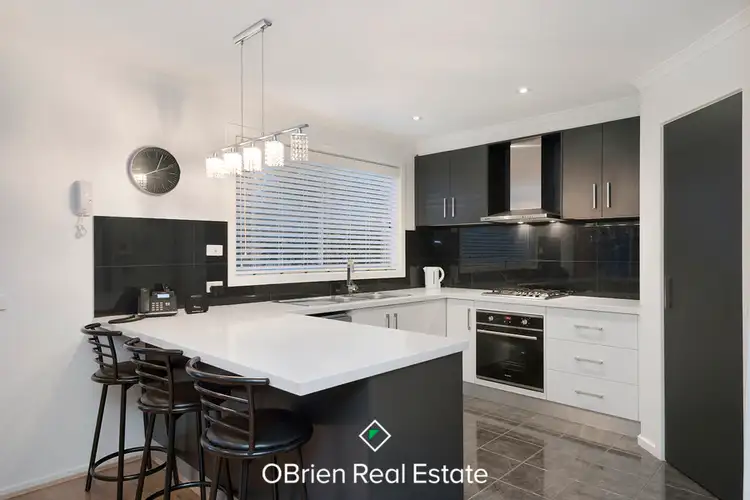 Second view of Homely unit listing, 2/8 Kassan Gardens, Endeavour Hills VIC 3802