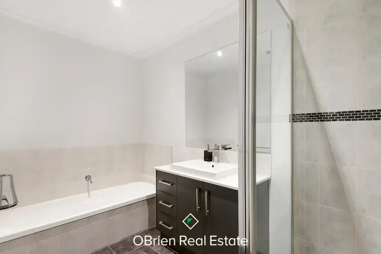 Sixth view of Homely unit listing, 2/8 Kassan Gardens, Endeavour Hills VIC 3802