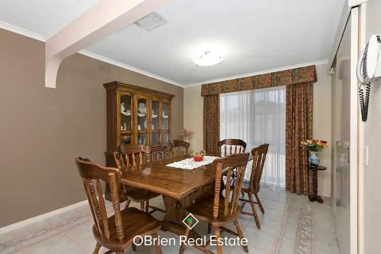 Fourth view of Homely house listing, 2 Legg Court, Endeavour Hills VIC 3802