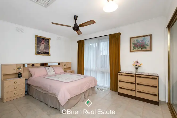 Sixth view of Homely house listing, 2 Legg Court, Endeavour Hills VIC 3802