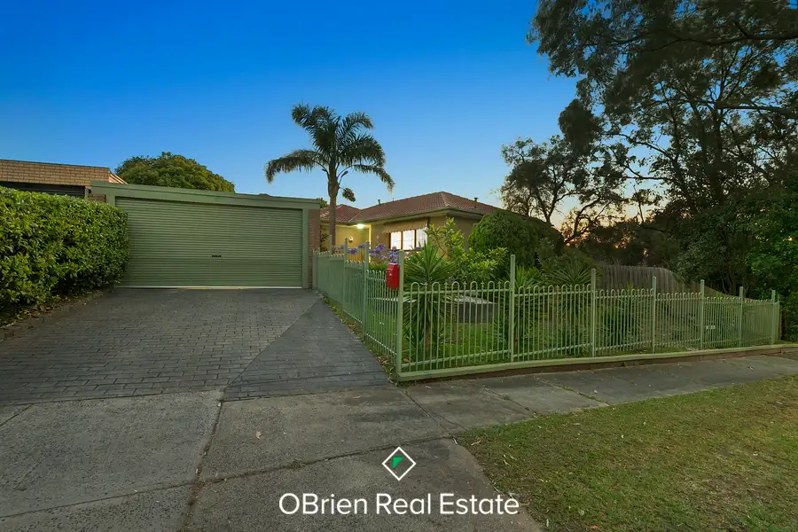 Main view of Homely house listing, 25 Haverstock Hill Close, Endeavour Hills VIC 3802