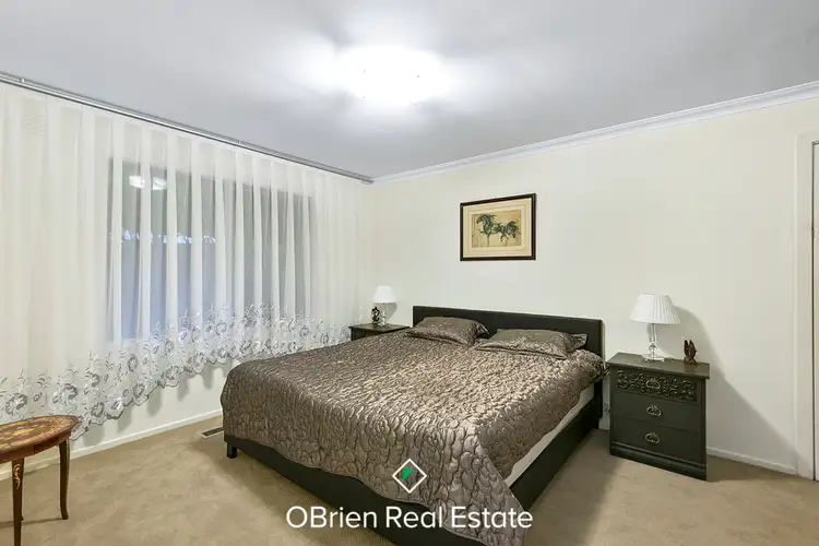 Fifth view of Homely house listing, 25 Haverstock Hill Close, Endeavour Hills VIC 3802