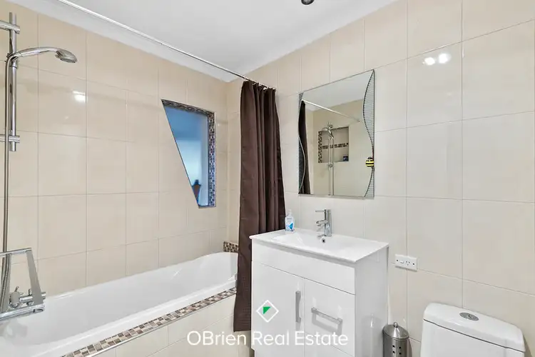 Sixth view of Homely house listing, 25 Haverstock Hill Close, Endeavour Hills VIC 3802