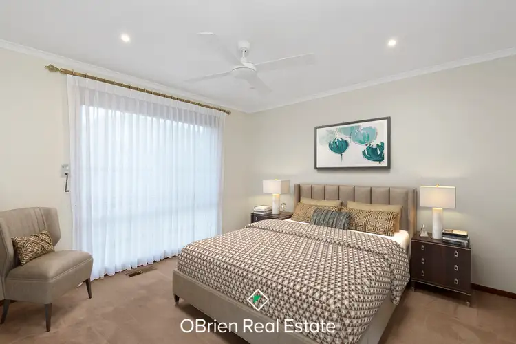 Fifth view of Homely house listing, 6 Sam Close, Endeavour Hills VIC 3802