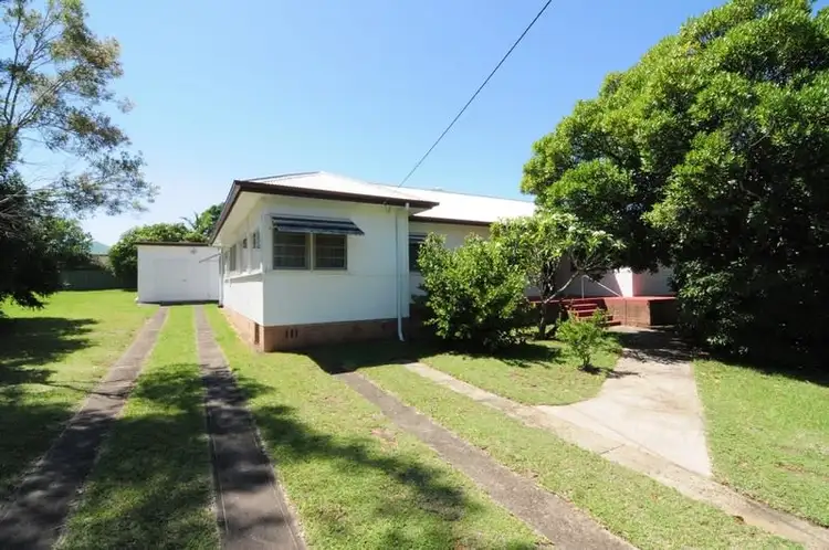 8 Brinawarr Street, Bomaderry NSW 2541